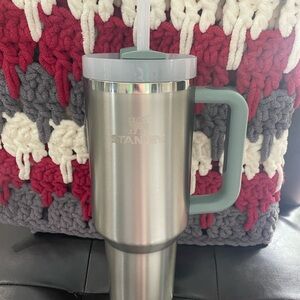 EUC Stanley Shale Stainless Steel 40oz Tumbler